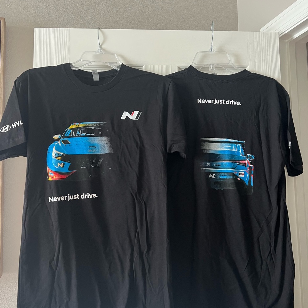 Men’s Hyundai t-shirt - Picture 2 of 2